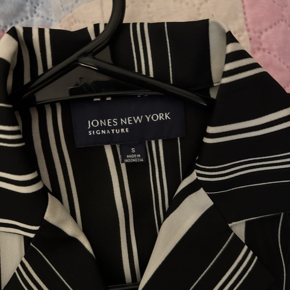 Striped button up - Picture 5 of 5